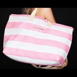 Victoria’s Secret getaway weekender tote bag